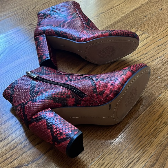 New Vince Camuto boot - Picture 3 of 3